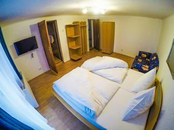 Casa Germana Hotel Lupény Kültér fotó